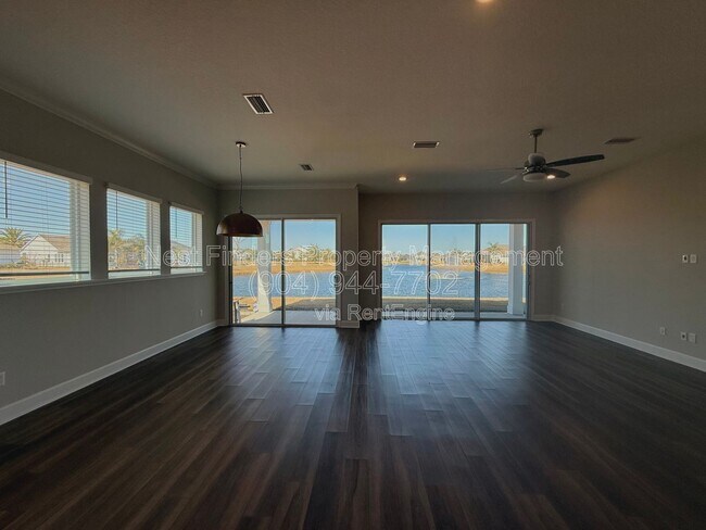 Building Photo - 10682 Aventura Dr