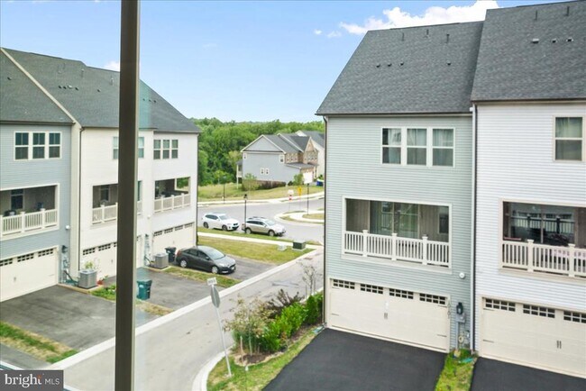 Building Photo - 10132 Lake Linganore Blvd