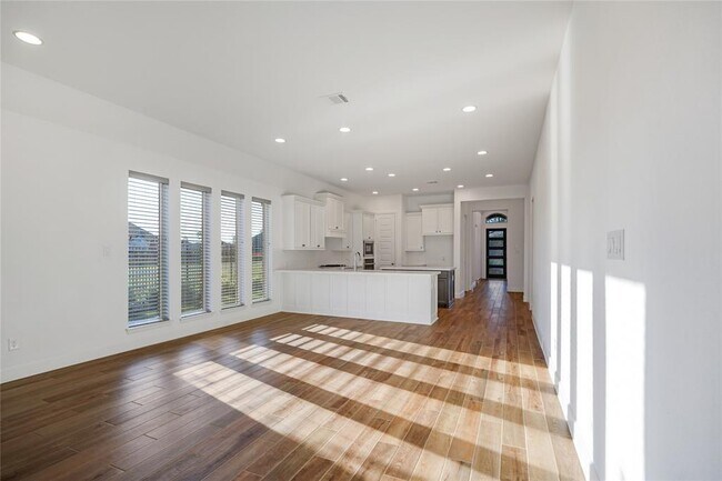 Building Photo - 15906 Golden Trails Ct