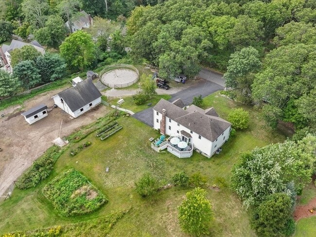 Building Photo - 6 Wood St