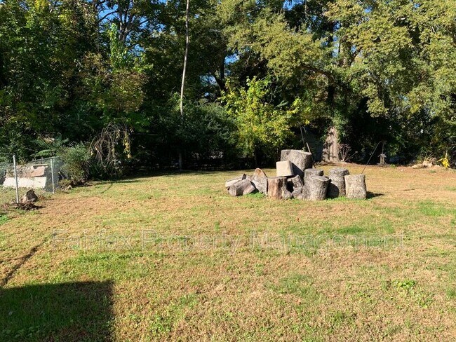 Building Photo - 315 Georgia Ave