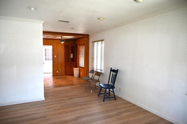 Building Photo - 1325 W 34th St