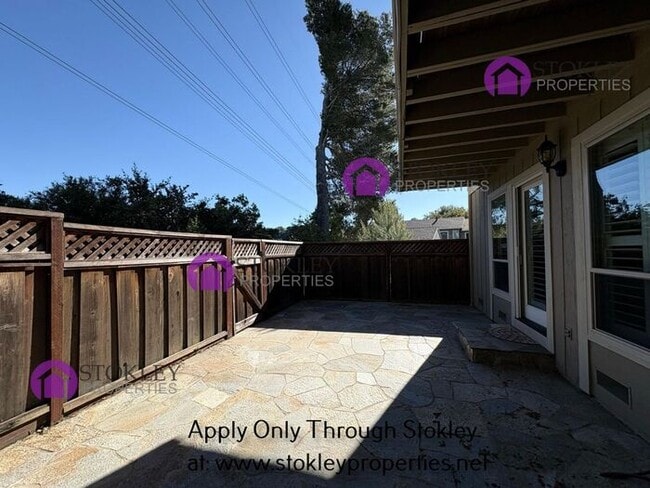 Building Photo - 323 Thistle Cir