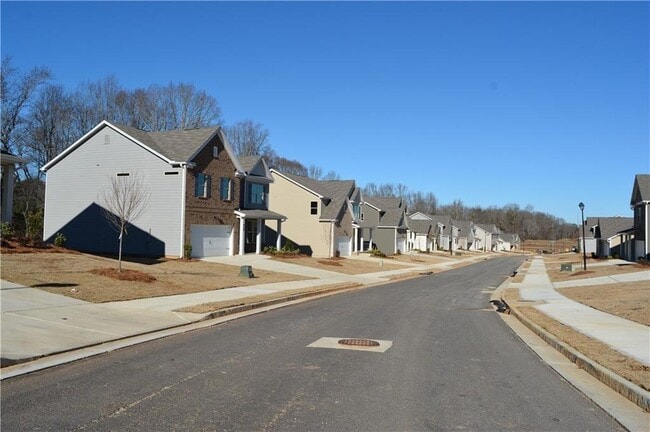 Building Photo - 215 Hellen Vly Dr