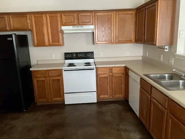 Building Photo - 3/2 Home with a Yard and Central AC