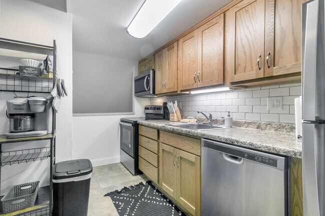 Newer dishwasher - 515 Donofrio Dr