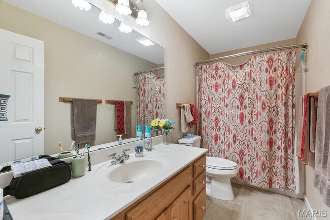 Building Photo - 2725 Timberline Dr