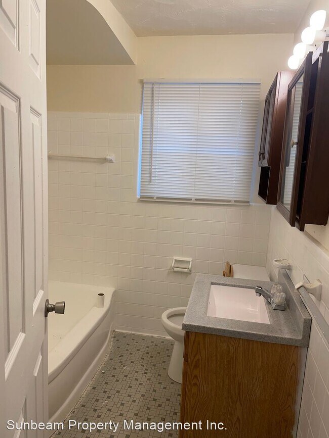 Building Photo - 3 br, 1 bath House - 8400 Heyden Street