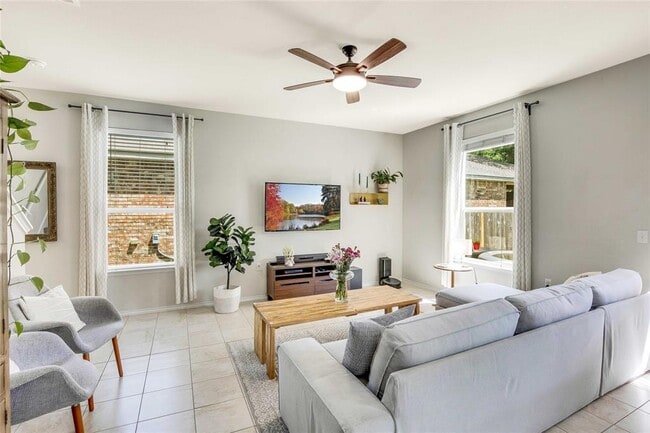 Building Photo - 9505 Southwick Dr