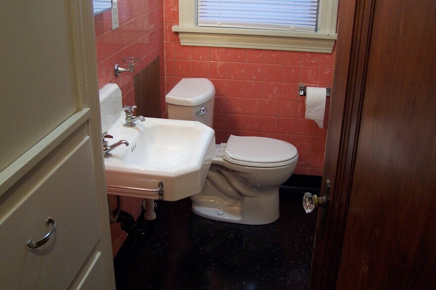 Bathroom - 440 Glessner Ave