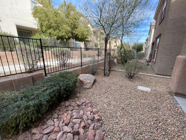 Building Photo - 8798 Parsons Ridge Ave