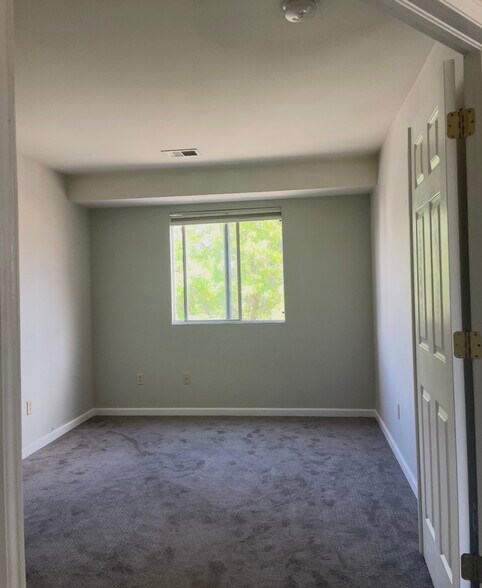 Bedroom 1 - 4286 S Eldridge St