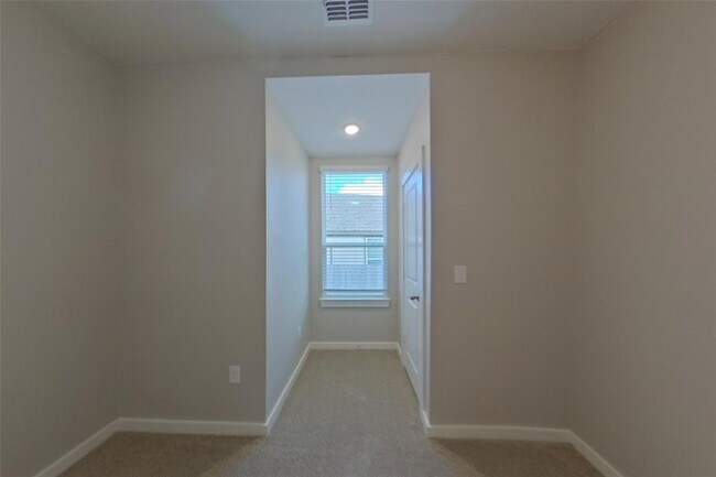Building Photo - 445 Raglands Rd