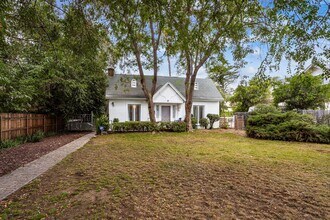 Building Photo - Beautiful Home