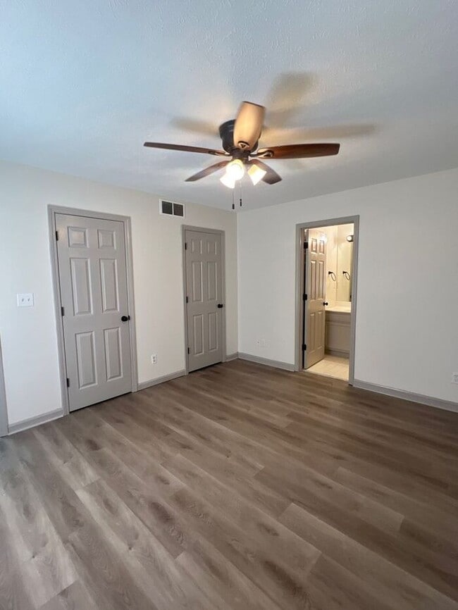 Building Photo - **Charming 2 Bed, 2 Bath Ranch-Style Home ...