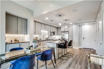 Building Photo - 9758 Katy Fwy