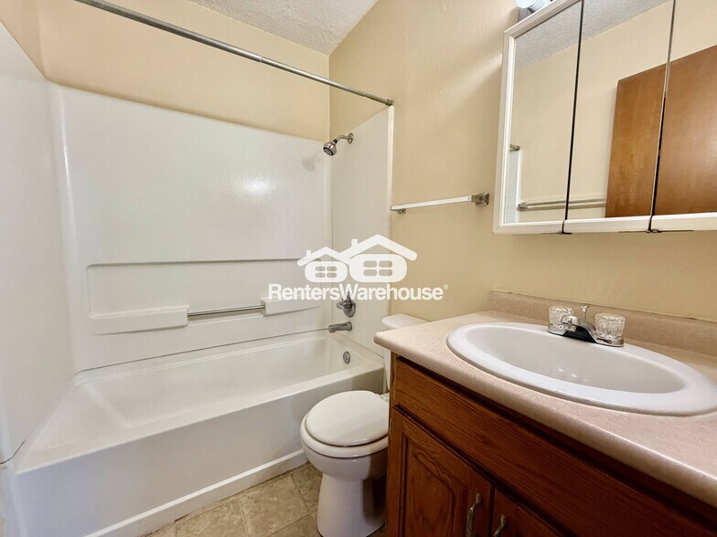 Building Photo - 303 S Madison St