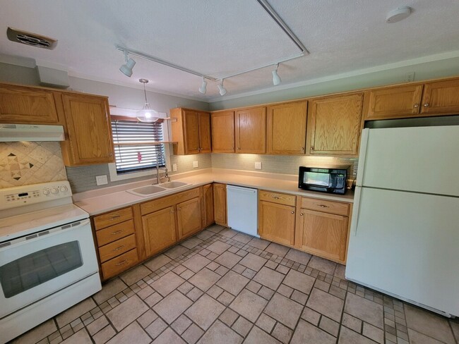 Kitchen - 3706 N 93rd St