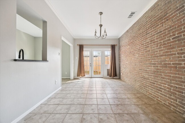 Building Photo - 3809 Wakeforest St