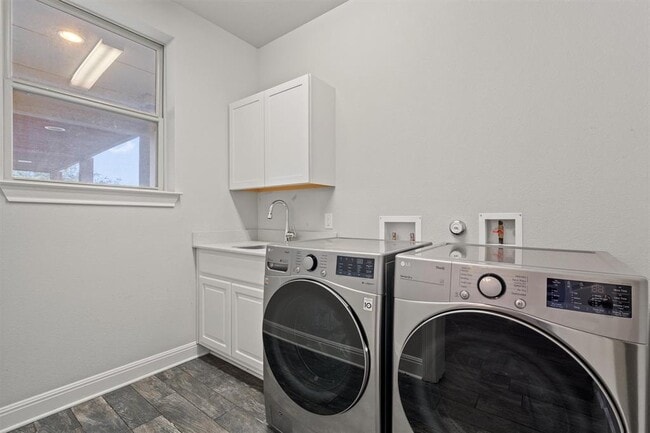 Building Photo - 2700 Mazaro Way