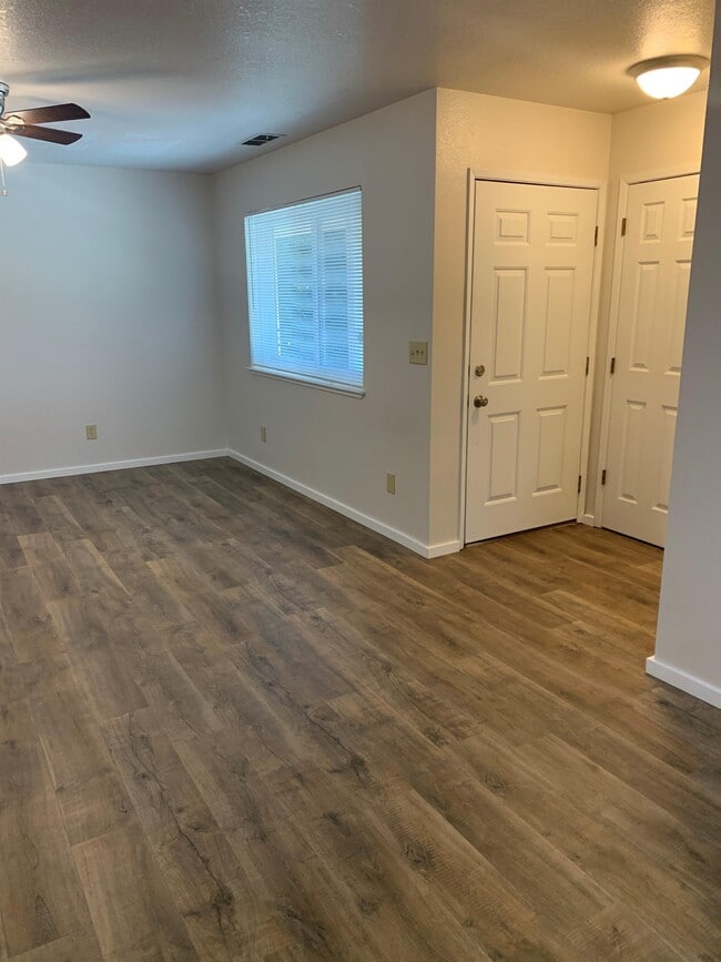 Building Photo - 663 Whiting St