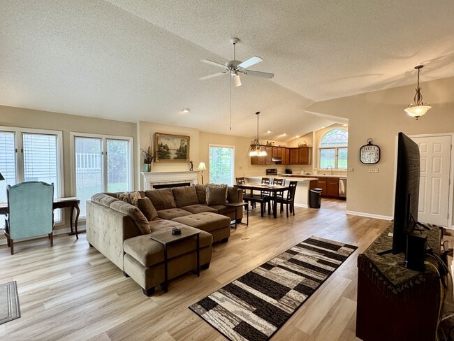 Building Photo - 124 Agoli Way