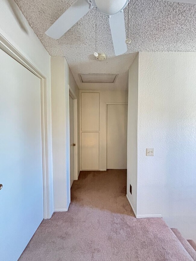 Building Photo - West Lancaster Home