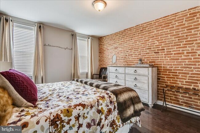 Building Photo - 320 Albemarle St