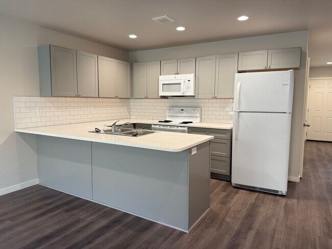 Building Photo - 5302 Smitten Street #3