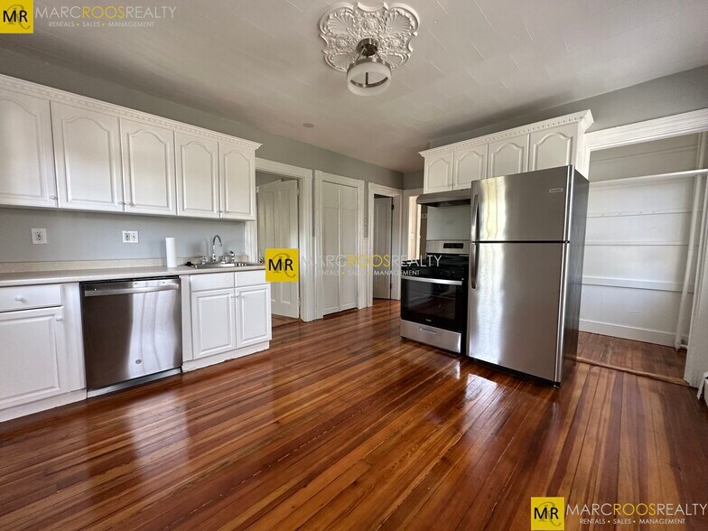 Primary Photo - 135 Nonantum St