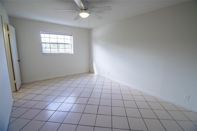 Building Photo - 1505 SW 2nd St