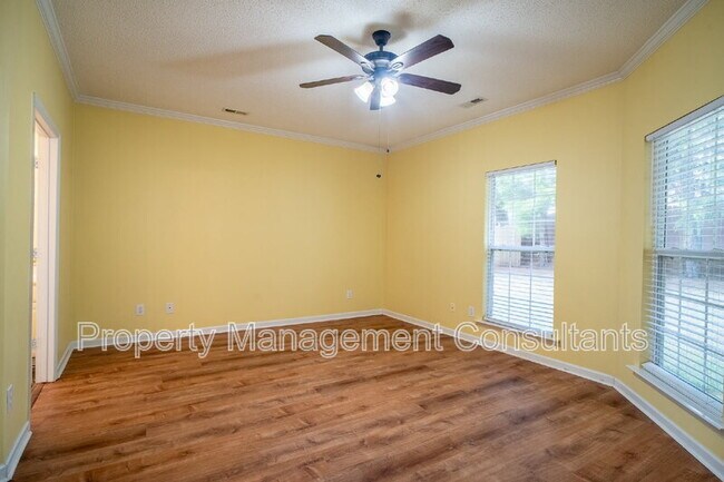 Building Photo - 216 Horseshoe Bend N