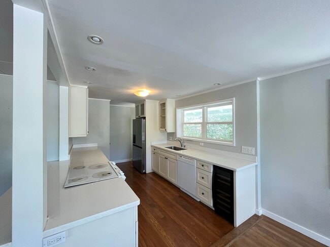 Building Photo - 5411 Opihi St