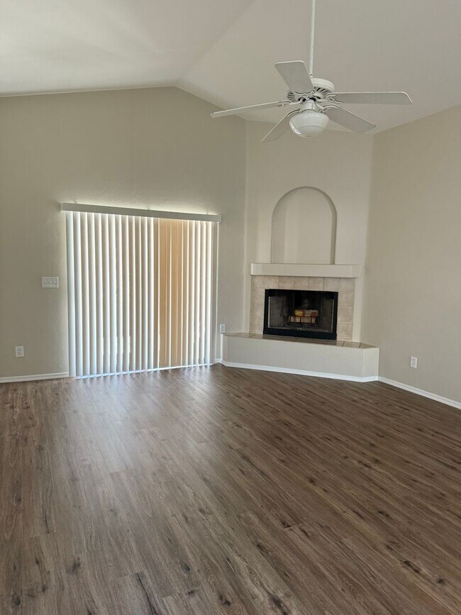 Building Photo - Oro Valley SFH in Gated Community