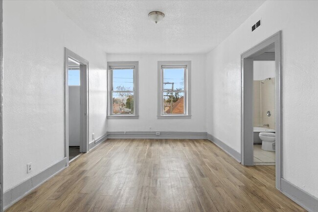 Building Photo - 2215 Lansing St