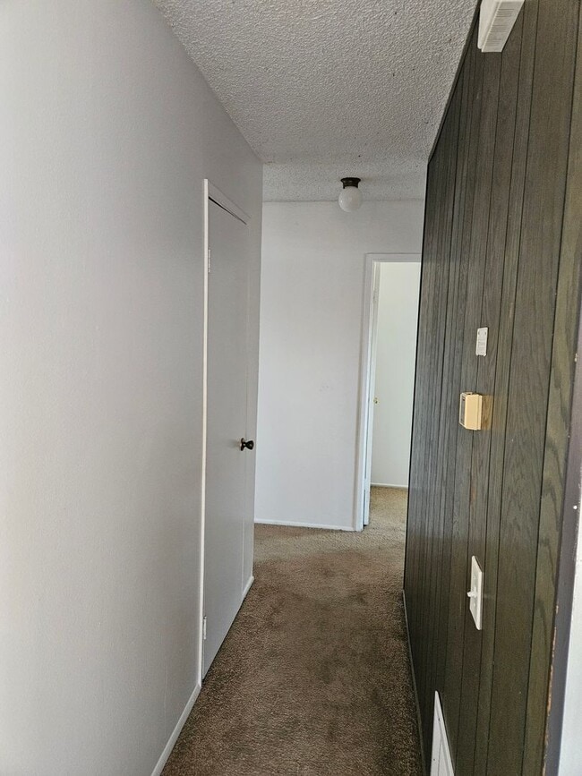 Building Photo - 745 Rene Ct