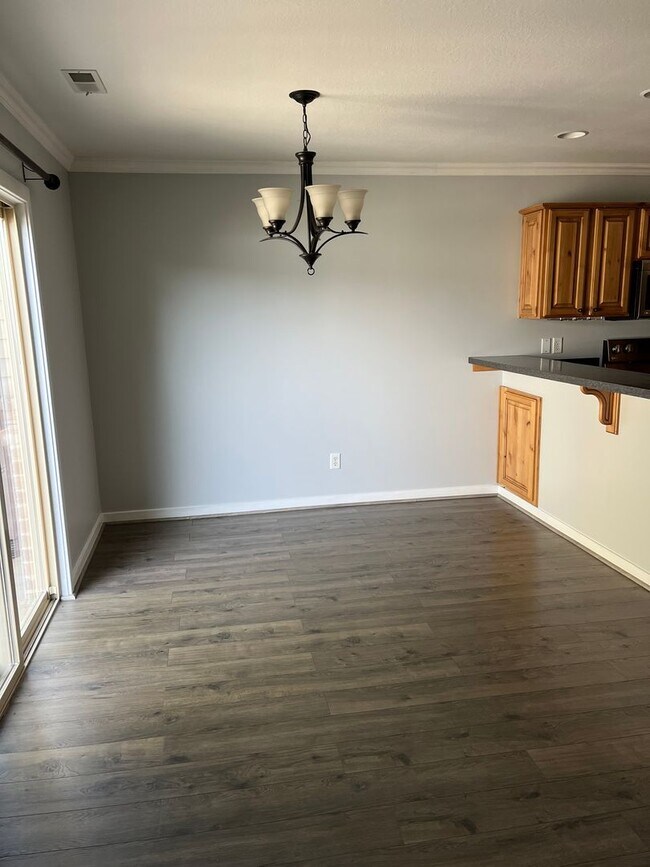 Building Photo - Rent Reduction & HOA Included! Call Today!...