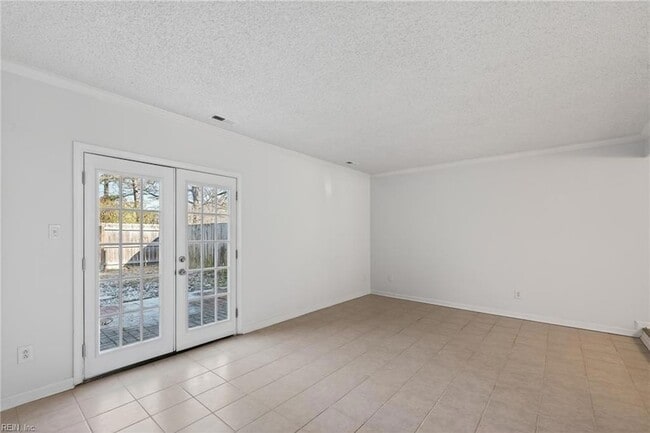 Building Photo - 4738 Greenlaw Dr