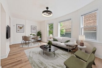 Building Photo - 2026 E Kenilworth Pl