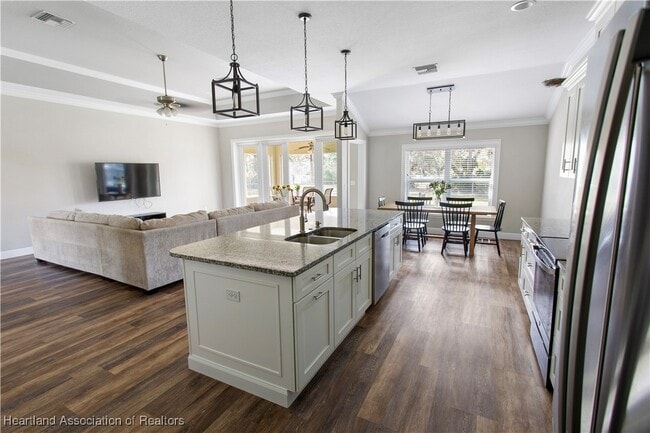 Building Photo - 4924 Myrtle Beach Dr