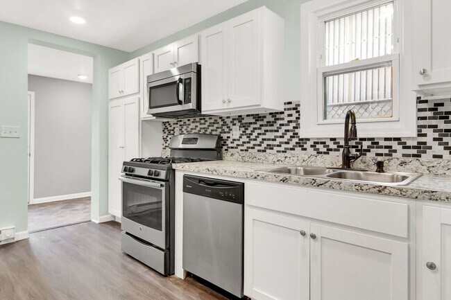 Building Photo - Coming Soon! Charming 3 Bedroom, 1.5 Bath Home in Steelton, Pa!