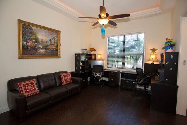 Building Photo - Beautiful 4 Bedroom/4 Bath in Belle Isle w...