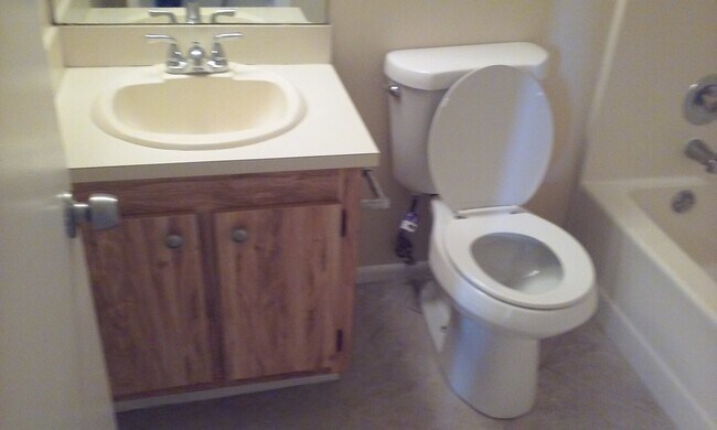 Building Photo - 7113 Golf Colony Ct