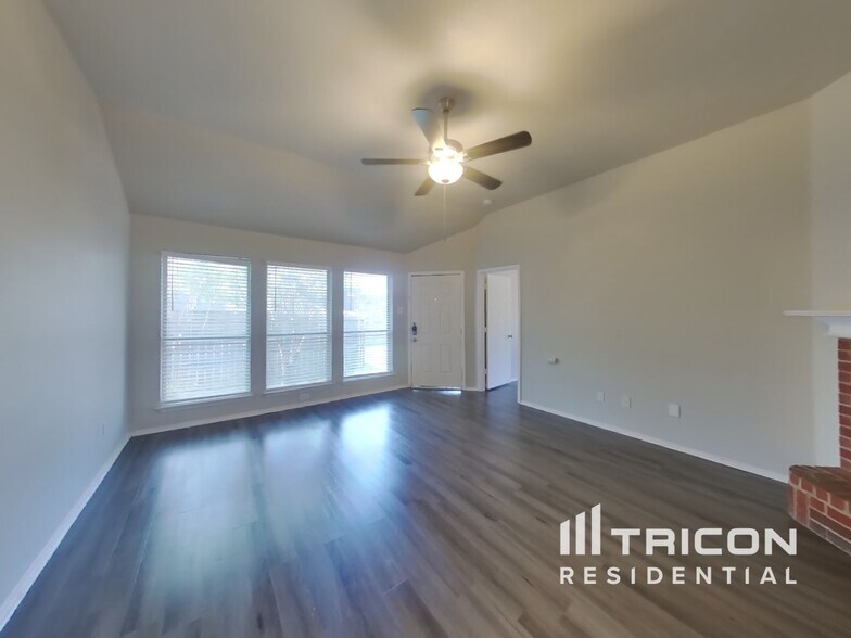 Building Photo - 1410 Misty Meadow Dr
