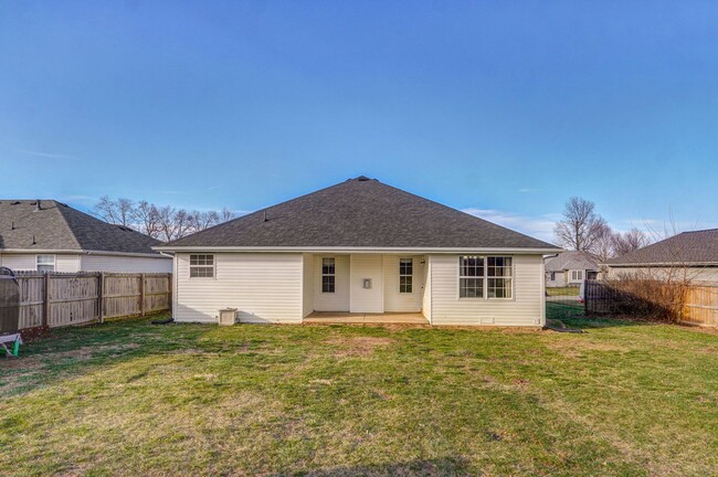 Building Photo - 3 Bedroom 2 Bathroom home in desirable Rog...