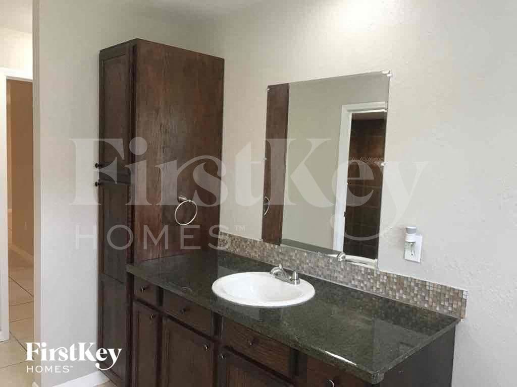 Building Photo - 617 Fisher Ct