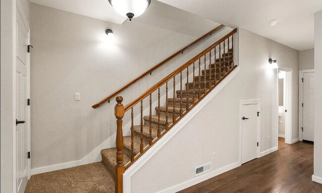 Building Photo - Beautiful and Spacious Single Family Condo...