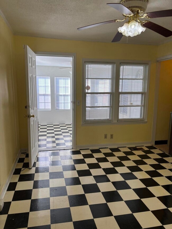 Building Photo - 107 Orange St