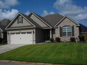 Building Photo - Exquisite Georgia Living: Elegant 3-Bedroom Home with Modern Amenities in Hahira. Located in Nels...
