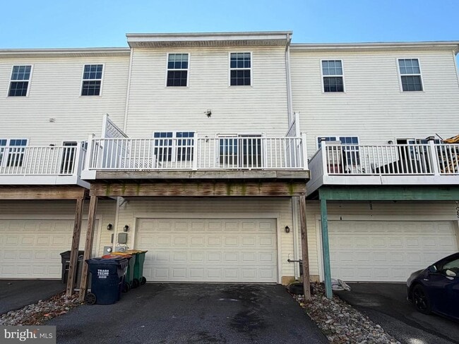 Building Photo - 122 Ridgemont Dr